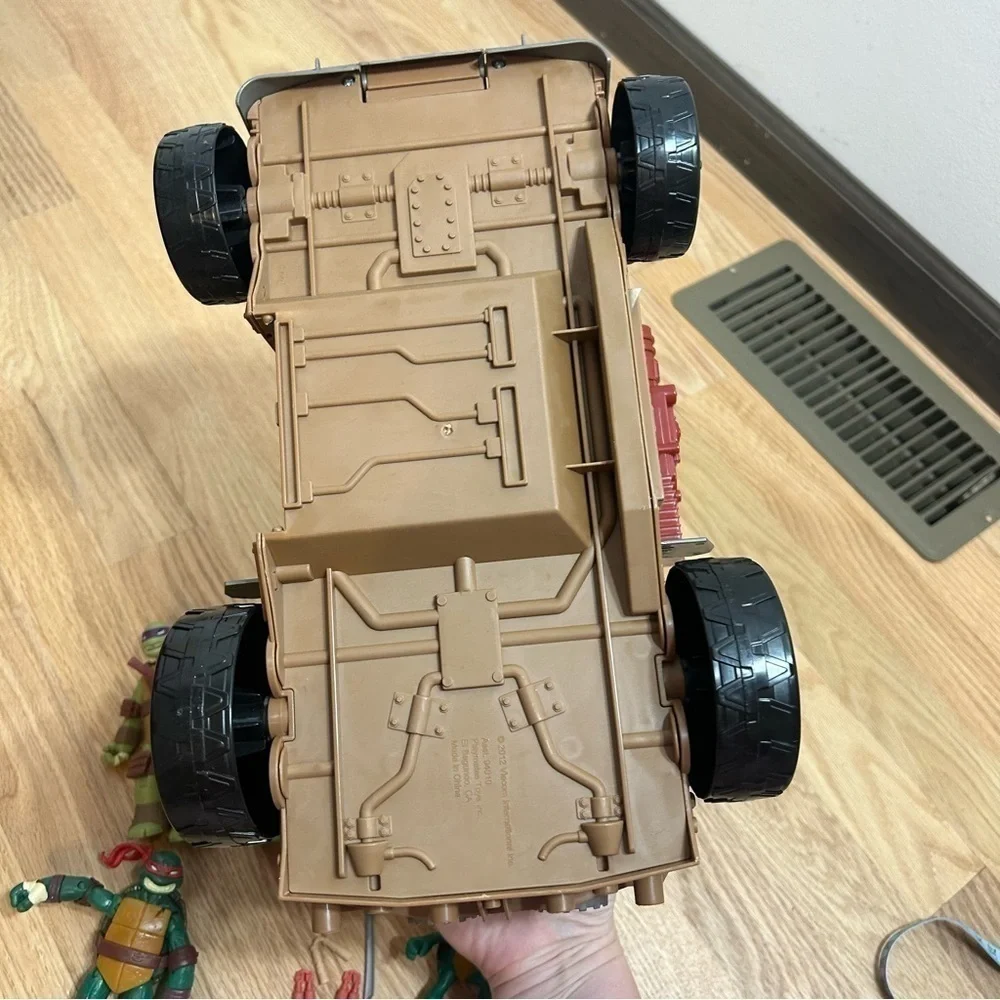 Teenage Mutant Ninja Turtles Shellraiser Vehicle W/ Action Figure Lot Kids Toy